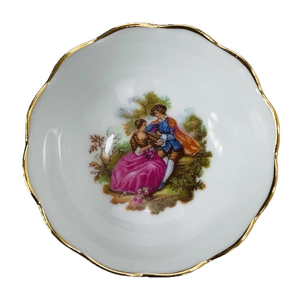 LIMOGES France Mini Trinket Dish Courting Couple Gold Gild Scalloped Edge EUC
